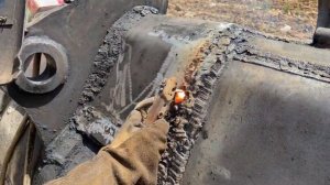 Ремонт ковша тяжелого экскаватора. Пакистан
