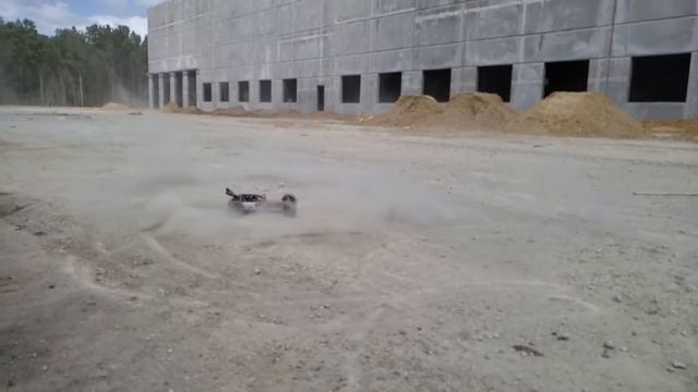 4 year old son with his powerful arma raider with traxxas vls system смотреть онлайн
