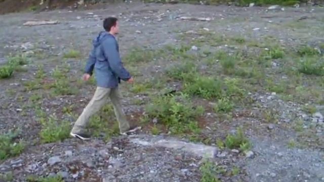 Тух бросает камни смотреть онлайн