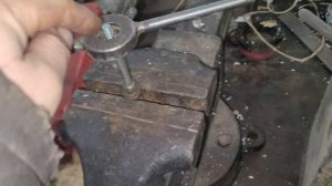 СОРВАЛ БОЛТ РОЛИКА НАТЯЖИТЕЛЯ РЕМНЯ ГРМ HYUNDAI АКЦЕНТ