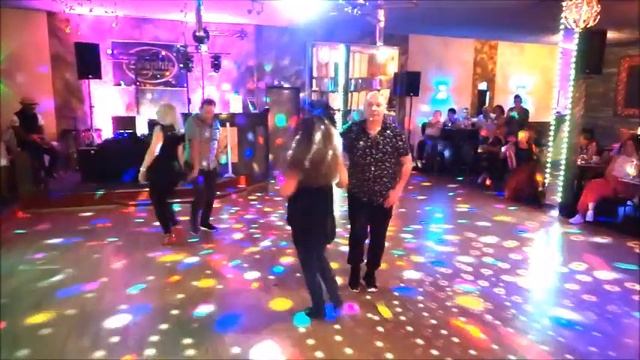 Discofox-Show vom Tanzzentrum Allgäu смотреть онлайн
