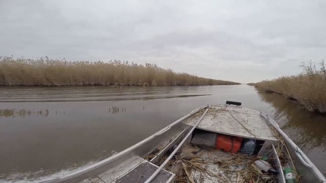 ТЕСТ ЛОДКИ БОЛОТХОДА 4,4М С МОТОРОМ 27л.с. смотреть онлайн