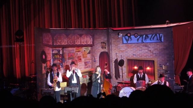 ZAZ: Les passants (live in Prague 29.11.2014) смотреть онлайн