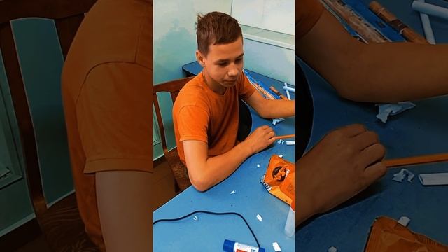 у нас праздник мы с вами ровно. месяц . поздравляю всех вас за просмотры смотреть онлайн