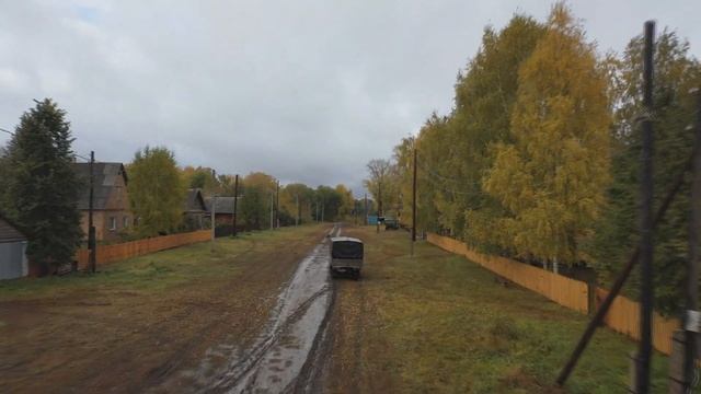 Едем на УАЗе по грязной дороге в нашу красивую деревню осенью. Жизнь в деревне осенью на Алтае