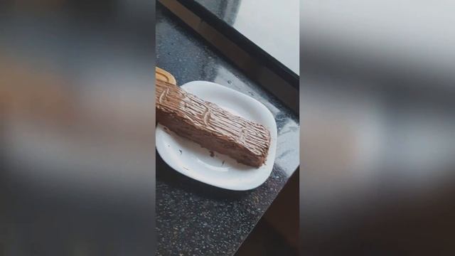 САМЫЙ БОЛЬШОЙ СНИКЕРС СВОИМИ РУКАМИ / CДЕЛАЛ ОГРОМНЫЙ СНИКЕРС смотреть онлайн