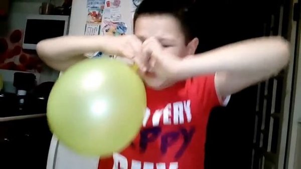 Надул шарик носом