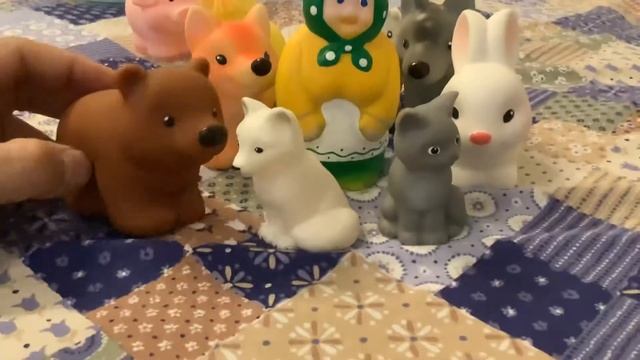 Первое в премьере видео на канале! (Медвежонок знакомит с не которыми персонажами) (Животные)