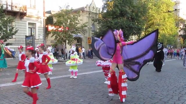 Парад на улице Сумской в Харькове смотреть онлайн