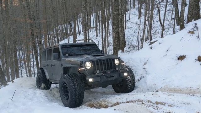 Jeep Rubicon 392 CONQUERS Insane Ice/Snow Mountain