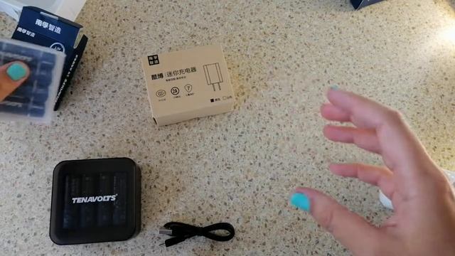 Аккумуляторные батареи с зарядным устройством с Алиэкспресс. смотреть онлайн