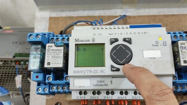 How to program a Counter | MOELLER EASY 719 смотреть онлайн