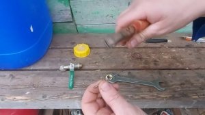Отличный умывальник своими руками Как вкрутить кран в канистру