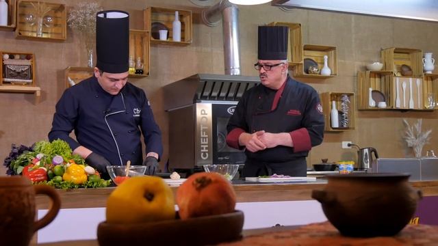 Կարմրախայտ Royal - Արարատյան խոհանոց смотреть онлайн