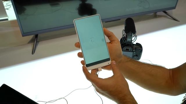 Hands-on with the new WHITE Xiaomi Mi Mix смотреть онлайн