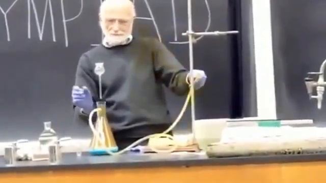 Лучший учитель по химии