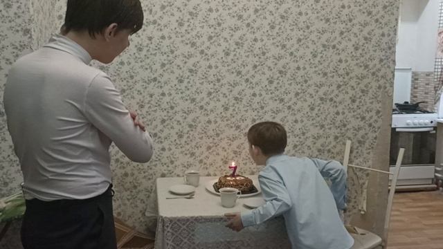 мой день рождения в прошлом смотреть онлайн