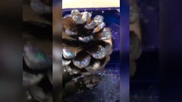 21-12-2024 легко и просто сделать снег на шишках для новогодней поделки