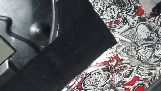 Шумка пола на автомобили Хундай Гетц Сборка пластиковых деталей багажника (часть 3) смотреть онлайн