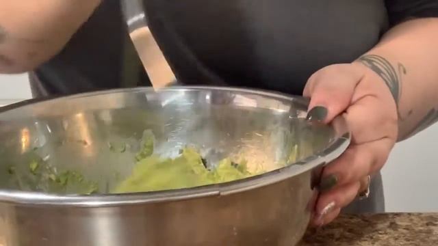 Home made Guacamole смотреть онлайн