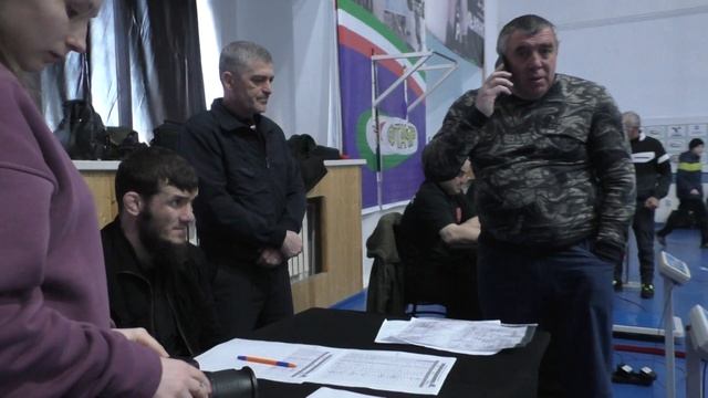 Взвешивание борцов 65 и 71 кг. 2 часть.