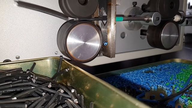SWT Series full-automatic wire stripping machine, SWT508-C, slow motion смотреть онлайн