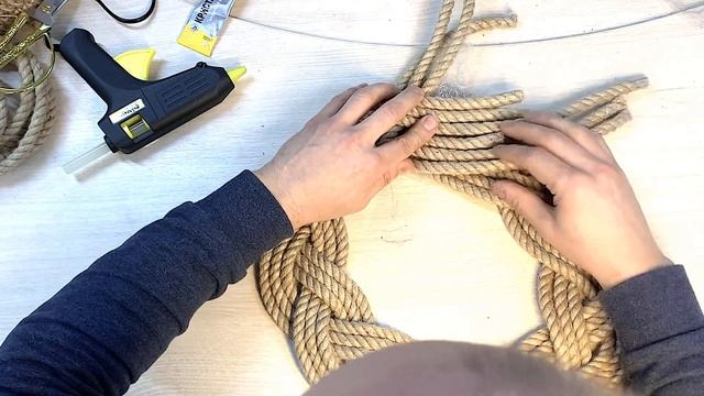 Плетём рождественский венок из джутового каната смотреть онлайн
