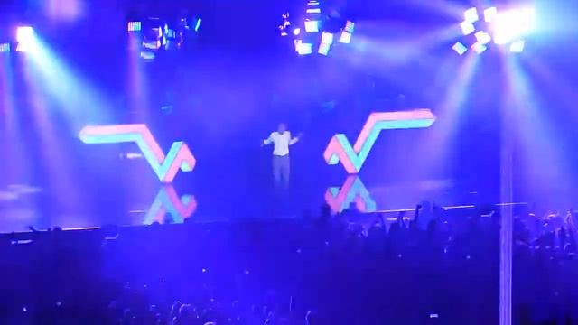 Stromae Concert 19   08 03 2014 Amiens   Alors On Danse