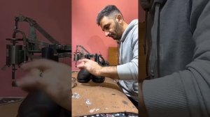 как почистить ботинки до блеска, процессе ухода за обуви.

#докторобуви
#ремонтобуви