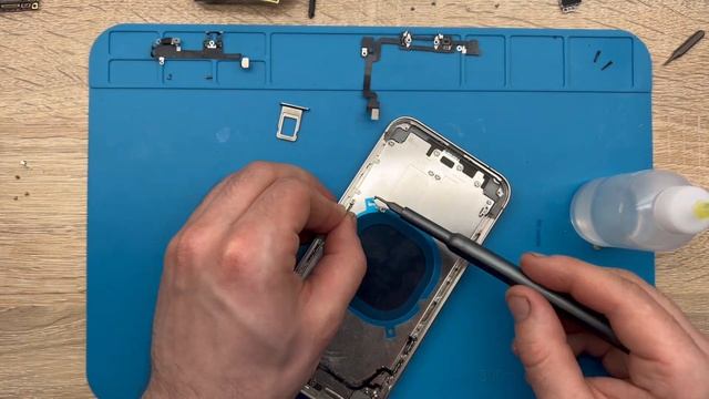 Меняем Корпус IPhone XR на IPhone 15 PRO ТИТАНОВОГО ЦВЕТА ( часть 2 ) смотреть онлайн
