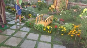 Уложила 120 штук тротуарной плитки 40х40. Садовая дорожка диагональным узором 2019 год.