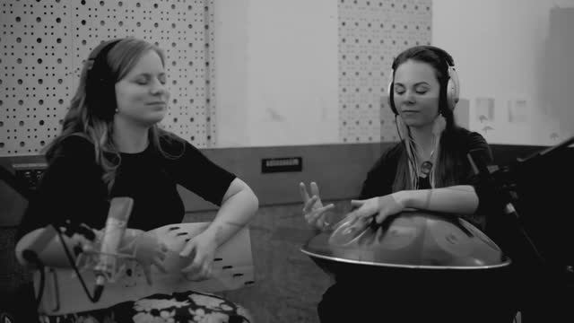 Гусли и ханг (Екатерина Бурдаева и Валерия Рэй) - Колечко смотреть онлайн