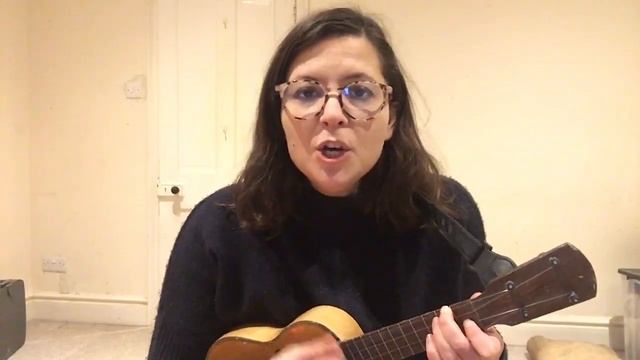 Baby One More Time by Britney Spears on ukulele 🎸 смотреть онлайн