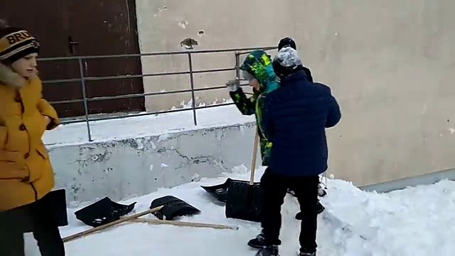 Делаем сальтухи пока чистим снег смотреть онлайн