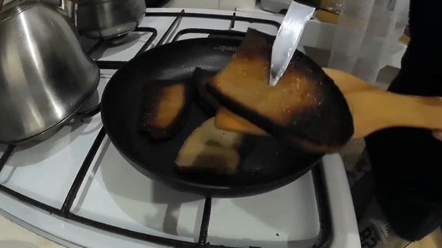 ЖАРЮ ГРЕНКИ [все что умею)] смотреть онлайн