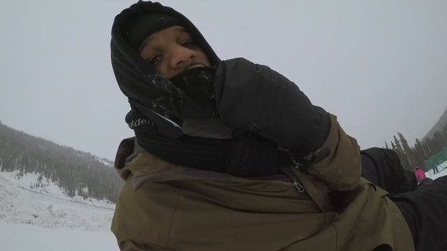 She Almost Got Hurt Snowboarding at Loveland in Colorado - Day 2 смотреть онлайн