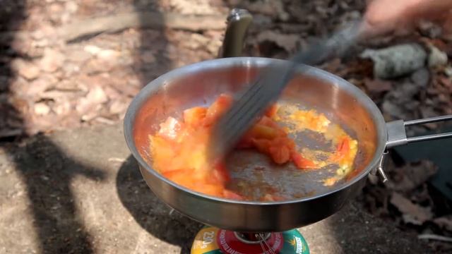 Outdoor kitchen - простая и сытная яичница