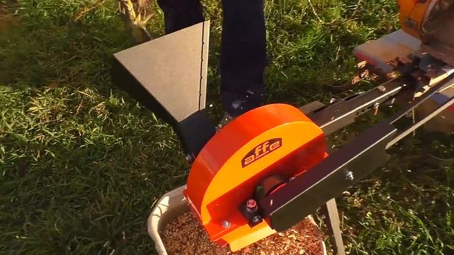 Измельчаем ветки... мотоблоком! смотреть онлайн