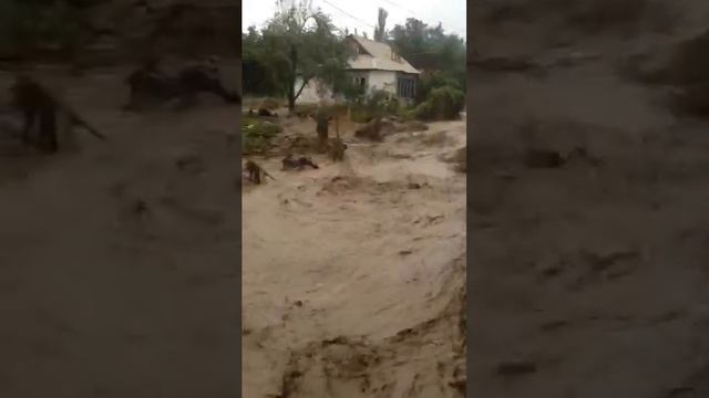 Сель в Алматы 2015, п.Чапай. смотреть онлайн