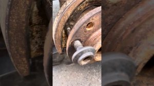 Замена переднего ступичного подшипника Volkswagen T5 Caravelle