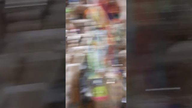 Мики играет кусает лапку от Вольте смотреть онлайн