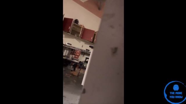 MASSIVE 7.0 EARTHQUAKE SPLITS ANCHORAGE ALASKA 2018 | MAJOR QUAKE HITS & TSUNAMI WARNING COMPILATIO смотреть онлайн