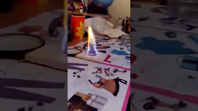 Из двух таблеток химия))))));подпишитесь)))) смотреть онлайн