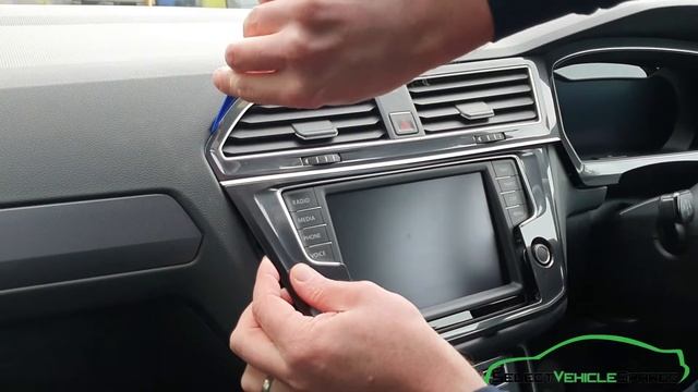VW TIGUAN MK2 - How To Remove Radio Stereo Infotainment Display Screen Removal смотреть онлайн
