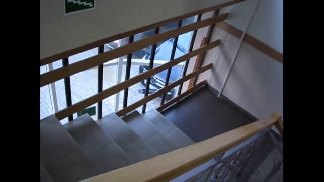 Сочи - Хоста, лифт и лестница отеля Золотая пальма. Сочи Хоста Россия смотреть онлайн