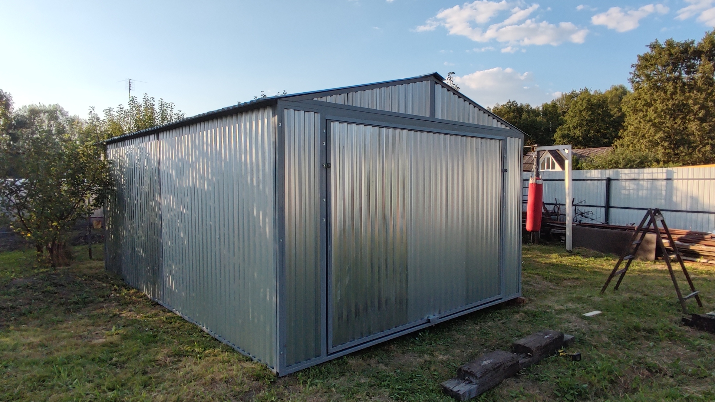 Двухскатный каркасный гараж металлический разборный пенал 4х6х2.60м с толщиной профлиста 0.8мм смотреть онлайн