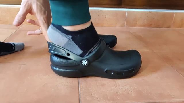 Crocs Bistro, Zuecos Unisex Adulto, Tallas incomprensiblemente GRANDES смотреть онлайн
