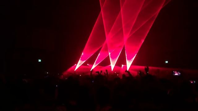 Ed Sheeran & Rudimental & Arty vs. Alex Sonata - Bloodstream vs. Siren (San Jose, 09-16-2016) смотреть онлайн