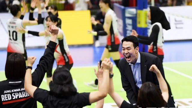 HASIL SEMIFINAL KE 1 LIGA VOLI KOREA 2024, HEUNGKUK PINK SPIDERS BANTAI RED SPARKS 3-1 смотреть онлайн