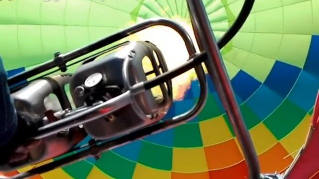 Корреспондент «Альфа-канала», парашютисты и 74-летняя пенсионерка пролетели на ... смотреть онлайн